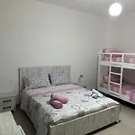 Restorant Anxhelo بيت ضيافة *